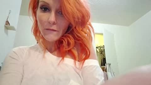 jennasparkles096 online show from November 10, 2025, 8:19 pm