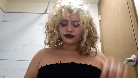 jennatolls1134 online show from April 28, 2026, 8:41 am