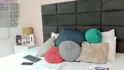 jenner_madison online show from February 8, 2026, 12:08 pm