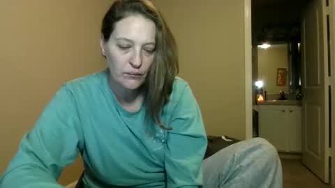 Snapshot of jennibean6996 chatting on January 6, 2025, 4:26 am Jennibean6996 online show from January 6, 2025, 4:26 am