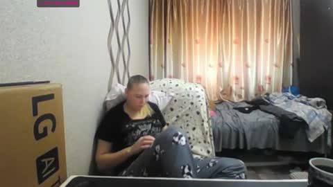 JenniDeep online show from November 20, 2025, 9:09 am