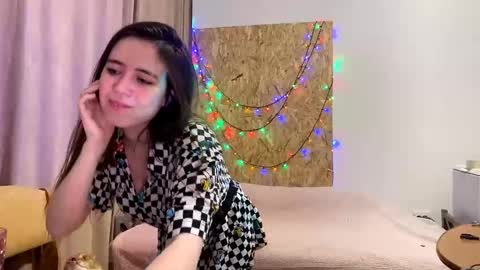 Lina online show from November 21, 2025, 8:40 pm