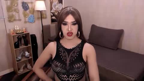 jenniegarcia online show from November 23, 2025, 12:54 am