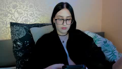 Helen online show from September 10, 2025, 10:43 pm