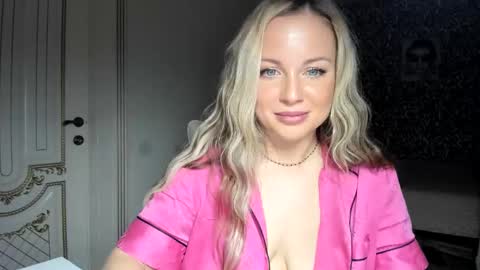 Jennifer online show from April 20, 2026, 8:43 pm