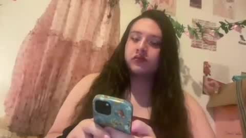 jennifer_robbie online show from June 17, 2026, 9:23 am
