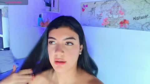 JENNIFER online show from October 26, 2025, 3:18 pm