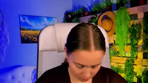 Snapshot of jennifergraces chatting on October 14, 2025, 3:13 pm Jennifer online show from October 14, 2025, 3:13 pm
