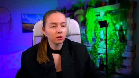 Jennifer online show from February 12, 2026, 11:16 am