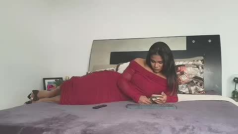 Snapshot of jennmullatta_ chatting on November 4, 2025, 6:40 pm Jenn online show from November 4, 2025, 6:40 pm