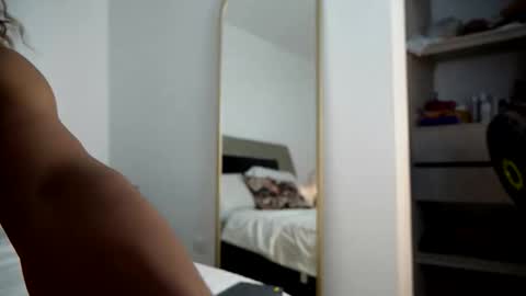 Snapshot of jennmullatta_ chatting on May 29, 2026, 4:49 pm Jenn online show from May 29, 2026, 4:49 pm