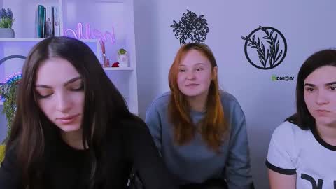 Snapshot of jenny_donne chatting on February 18, 2026, 12:45 pm jenny_donne online show from February 18, 2026, 12:45 pm