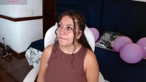 Snapshot of jenny_golden1 chatting on January 7, 2026, 12:51 pm Jenny online show from January 7, 2026, 12:51 pm