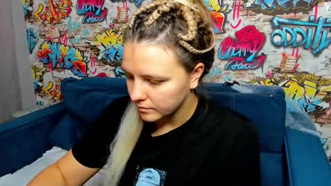 Jenny online show from November 1, 2025, 9:22 am