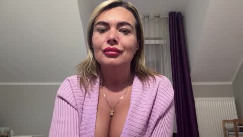 Jenny online show from September 25, 2025, 7:12 am