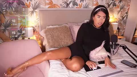 Jenny Roberts online show from October 16, 2025, 7:04 pm