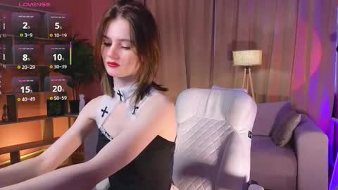 jennyfer_me online show from October 1, 2025, 11:49 am