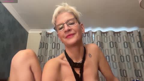 JennyHazel online show from November 7, 2025, 3:23 pm