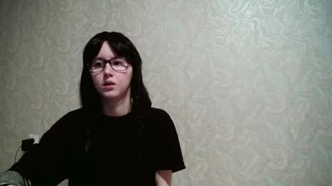 JennyOlset online show from October 13, 2025, 1:05 am