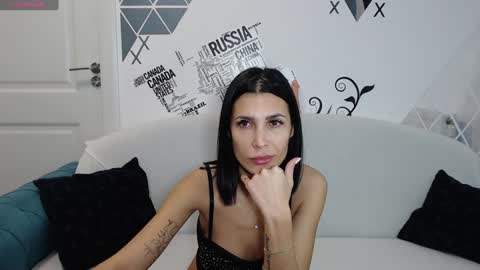 Snapshot of jennyxxx00 chatting on January 23, 2025, 12:19 pm Jenny online show from January 23, 2025, 12:19 pm