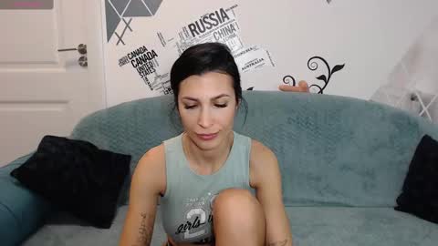 Snapshot of jennyxxx00 chatting on February 19, 2025, 10:01 am Jenny online show from February 19, 2025, 10:01 am