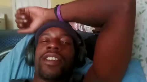 Youngest Brother online show from October 18, 2025, 5:35 pm
