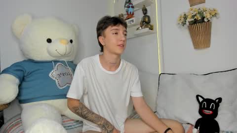 Snapshot of jeremy_salvatore_ chatting on February 20, 2026, 12:05 pm jero independent model online show from February 20, 2026, 12:05 pm