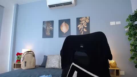 Snapshot of jeremylowe chatting on December 13, 2024, 5:21 pm Jeremy Lowe online show from December 13, 2024, 5:21 pm