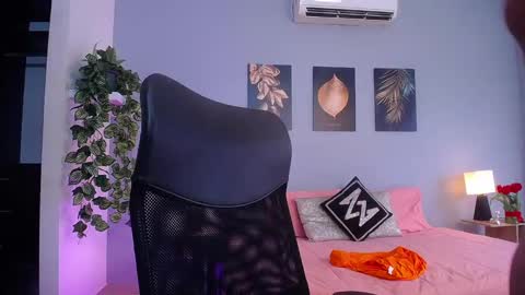 Snapshot of jeremylowe chatting on February 21, 2025, 4:48 pm Jeremy Lowe online show from February 21, 2025, 4:48 pm