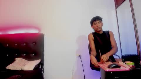 Snapshot of jero_tease_s7s chatting on February 17, 2026, 7:09 pm Jeronimo online show from February 17, 2026, 7:09 pm