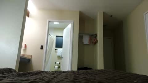 Snapshot of jeroetaggs7 chatting on February 20, 2026, 6:19 am SkynStarlight online show from February 20, 2026, 6:19 am