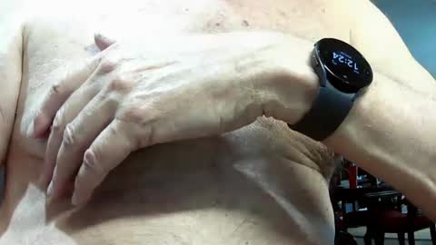 jerrynfla online show from December 30, 2024, 5:23 pm