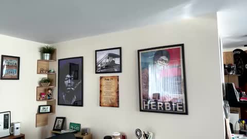 Harry online show from April 16, 2026, 8:26 am