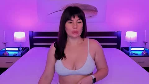 JESS online show from February 1, 2026, 12:42 am