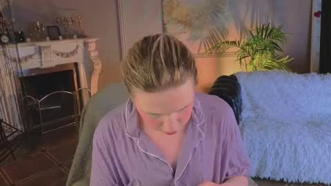 Snapshot of jes_solar chatting on April 26, 2026, 9:01 pm jes_solar online show from April 26, 2026, 9:01 pm