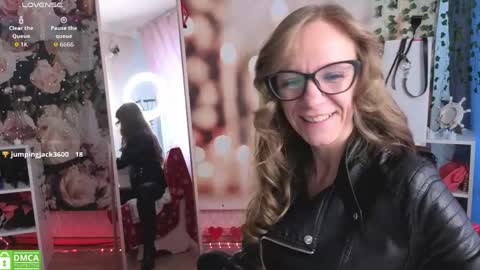 jesica_moon_peachyy online show from May 16, 2026, 4:09 am