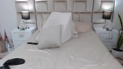 JESICA online show from November 27, 2025, 3:03 pm