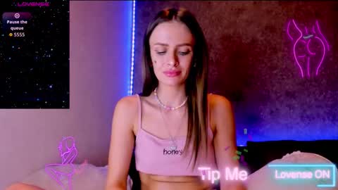 Jess online show from November 19, 2025, 10:32 pm