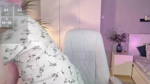 Jess online show from October 16, 2025, 7:42 am
