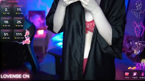  hello my name is Hanna  online show from January 3, 2025, 7:06 am