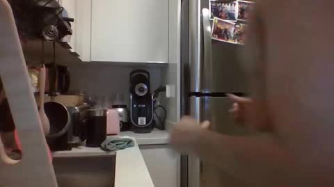 Hungjessy online show from March 15, 2026, 7:14 am