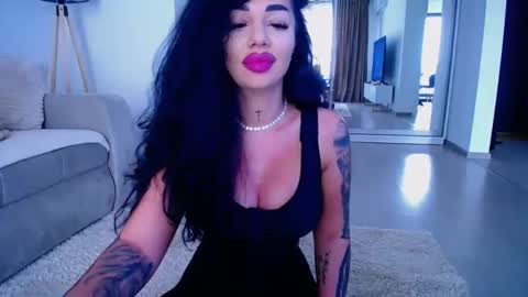Jess online show from May 10, 2026, 10:42 am