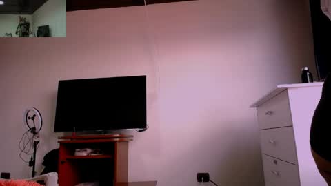 Yessik Rodriguez online show from April 13, 2026, 4:34 pm