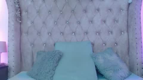 Jessica  online show from December 1, 2025, 4:56 pm