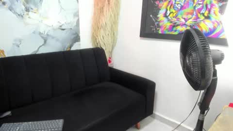 JESSICA online show from December 18, 2025, 8:15 pm