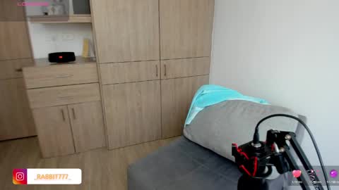 jessica_rabbit777_ online show from April 21, 2026, 8:44 pm