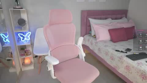 Jessica online show from May 20, 2026, 2:23 pm