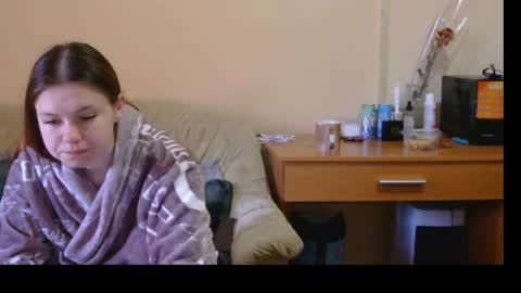 jessicaholland1 online show from April 22, 2026, 12:07 pm