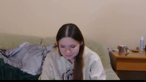 jessicaholland1 online show from April 23, 2026, 6:21 pm