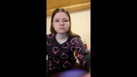 jessicaholland1 online show from April 27, 2026, 6:39 pm